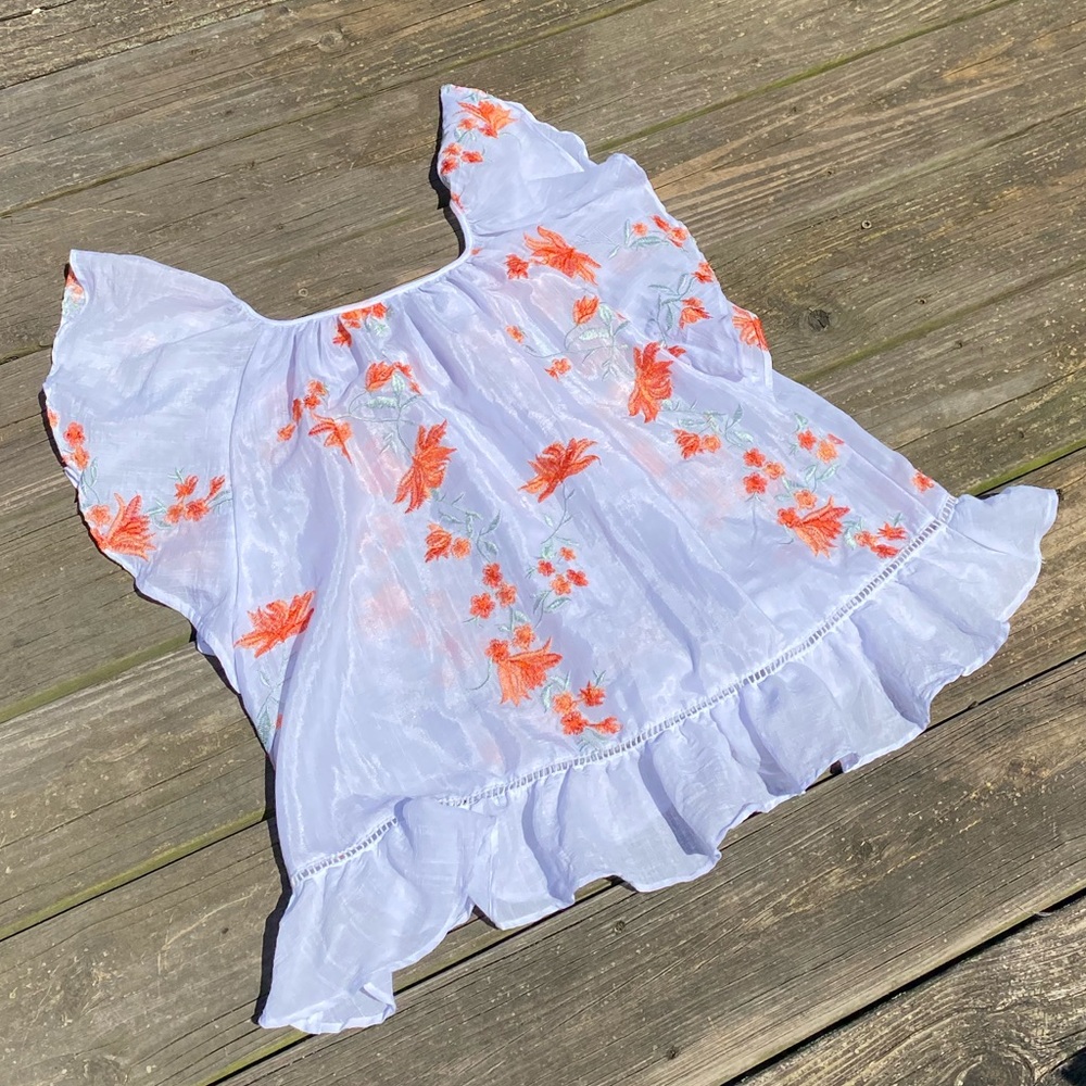 Studio Petite white semi-sheer blouse with orange embroidered flowers Sz P Large